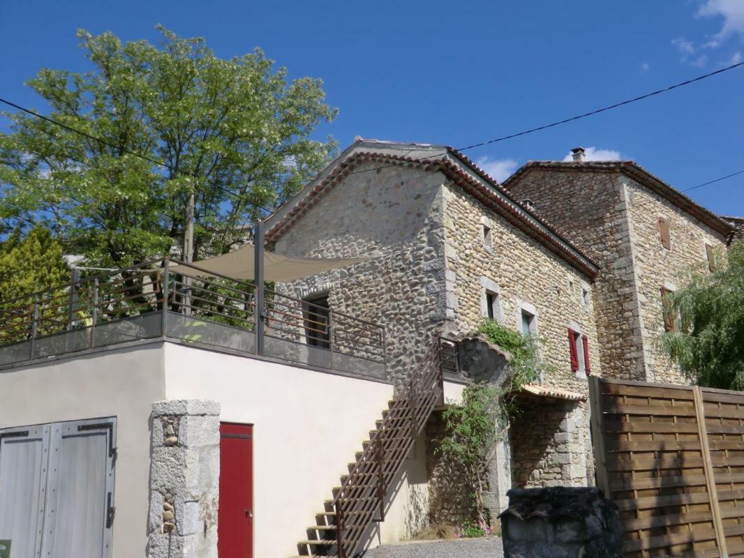L'Envol Des Papillons Villa Grospierres Exterior foto